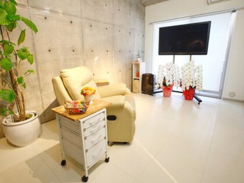 プライベートネイルサロン ラグーン(private nailsalon Lagoon)(大阪府大阪市中央区南船場2-11-30-203)