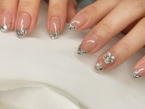 ネイルサロンブランシュ(Nail salon Blanche)(大阪府大阪市天王寺区上本町5-7-25 シティ上六307)