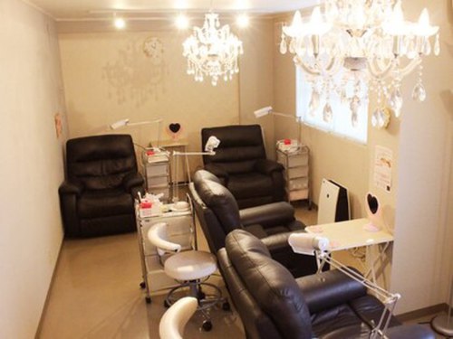 ネイル&アイルーム リディア(Nail&Eye Room Re:dear)(大阪府大阪市中央区西心斎橋1-9-28 リーストラクチャー西心斎橋4階 403)