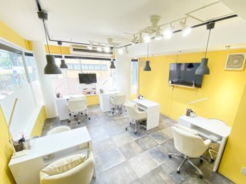 エム ネイル 本店(M Nail)(大阪府大阪市中央区東心斎橋2-1-5 ゴールデン第一プラザビル201)