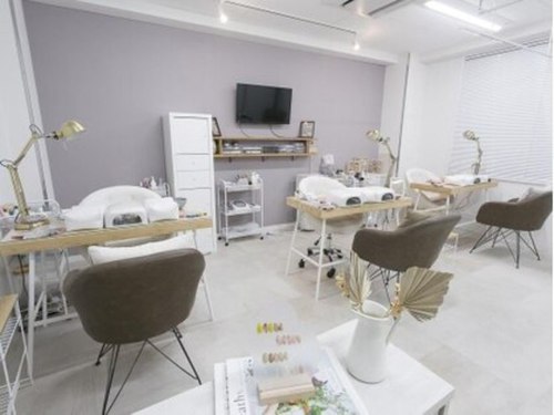 メイクアップネイル(Make Up Nail)(大阪府大阪市中央区南船場3-6-24 IBC心斎橋WESTビル504(4階です))