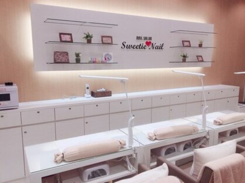 スウィーティーネイル あべのキューズタウン店(Sweetie Nail)(大阪府大阪市阿倍野区阿倍野筋1-6-1 ヴィアあべのウォーク101区画 マツモトキヨシ内)