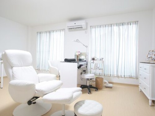 ネイルサロン ファーストルーム(First Room)(大阪府堺市北区金岡町1221-22 金岡水野ビル2F)