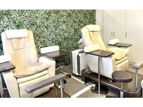 ネイルズ トゥゴー 千里中央店(NAILs to GO)(大阪府豊中市新千里東町1‐2-4 信用保証ビル5F)