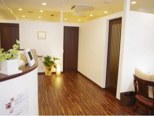 ルエマ(Lu ema)(大阪府高槻市北園町19-14 キャルビル4F)