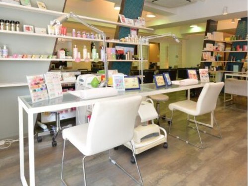 トリコ ネイルアンドスパ 守口店(trico)(大阪府守口市金下町2-3-7 ビアリッツ守口1F)