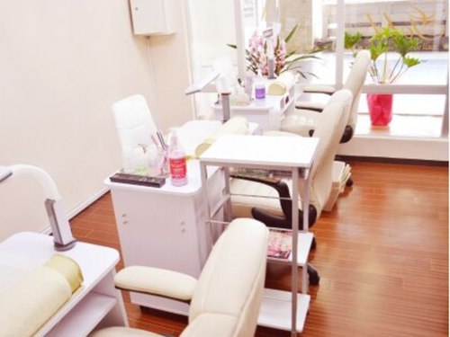 ネイルサロン ゴールド(Nail salon GOLD)(大阪府茨木市永代町5番ソシオ1いばらき 202)