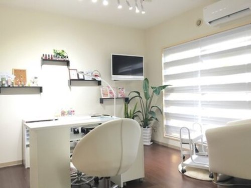 ビーネイル(Bi Nail)(大阪府富田林市津々山台2-8-9-103)