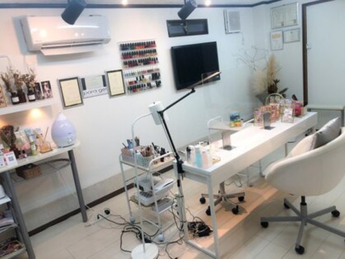 ロイヤル ネイルサロン(Royal nail Saloon)(大阪府寝屋川市石津中町15-9)