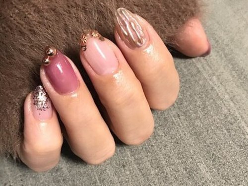 ラヴィ ネイル(Ravie Nail)(大阪府柏原市旭ケ丘3-1‐9)