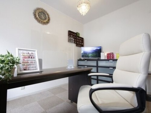 エフネイル(F-NAIL)(大阪府東大阪市荒本新町5-31 オカベビル2F-A)