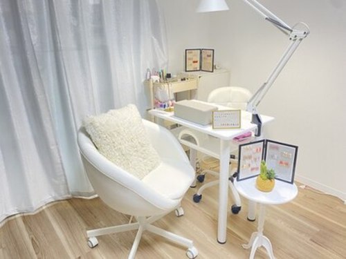 フルール ネイル(fleur nail)(大阪府東大阪市足代3-3-3 shining布施離宮 部屋番号は予約時にお伝えします。)