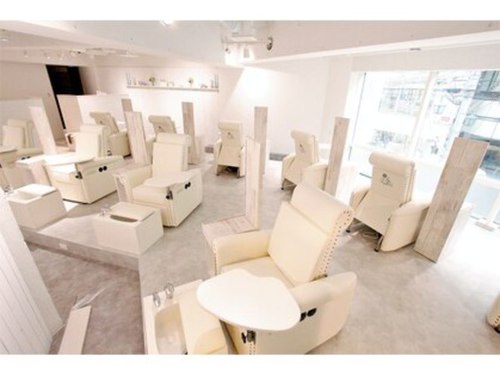 ネイルサロンディーバ 塚口店(Diva)(兵庫県尼崎市塚口町1-18-7 メゾンパル2F)