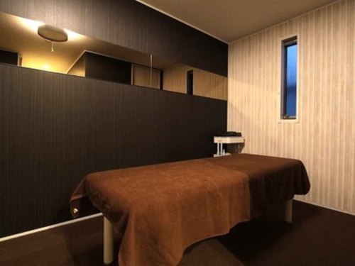 イロ サロン(ilo salon)(兵庫県伊丹市船原2-2-5 シエル伊丹101)