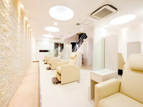 ネイルサロンディーバ 宝塚店(Diva)(兵庫県宝塚市栄町3‐8‐3 1F)