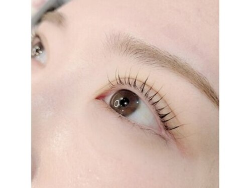 カミビトプラス アイラッシュ(KamiBito +plus)(奈良県香芝市畑2-1528 イオンビック香芝ショッピングセンター内)