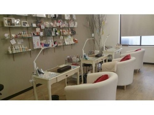 フレール ネイル(frere nail)(岡山県岡山市北区田中607-1 辰巳テクノビル 1F)