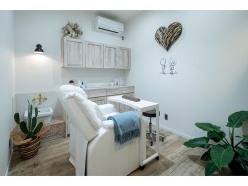 ファルファラ(farfara)(岡山県岡山市北区問屋町15-101 問屋町テラス2F(ヘアサロンfarfara内併設))
