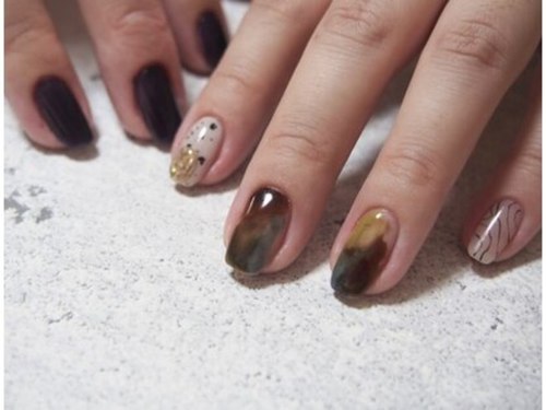 ネイルサロン モーイ(Nail Salon mooi)(広島県広島市中区中町2-22 広島畳材中町ビル702)