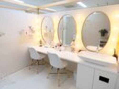 ビューティーサロンラックス (Beauty salon Luxe)(愛媛県松山市千舟町4-4-6 共栄興産千舟町ビル3F)