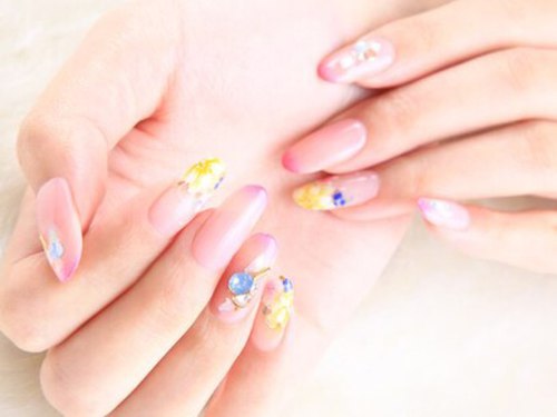 クリスタルネイル 木の葉モール橋本店(CRYSTAL NAIL)(福岡県福岡市西区橋本2-27-2)