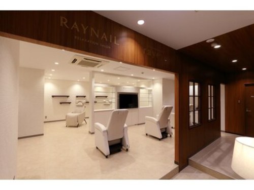レイネイルアンドレイアイ 浜町観光通り店(RAY NAIL & ray eye)(長崎県長崎市万屋町6-40 ビバシティ2F)