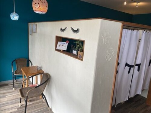 ままの手アイラッシュ(沖縄県石垣市新栄町75-16 F-東)