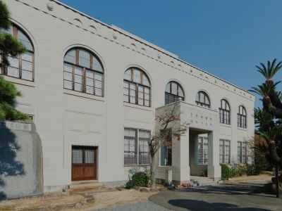 （公財）鎌田共済会郷土博物館(日本、〒762-0044香川県坂出市本町１丁目１−２４)