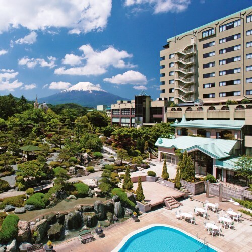 ランキング第5位はクチコミ数「2715件」、評価「4.34」で「庭園と感動の宿富士山温泉ホテル鐘山苑」
