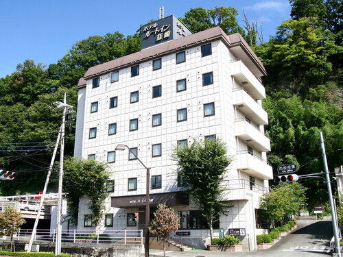 ランキング第4位はクチコミ数「994件」、評価「3.33」で「ホテルルートインコート韮崎」