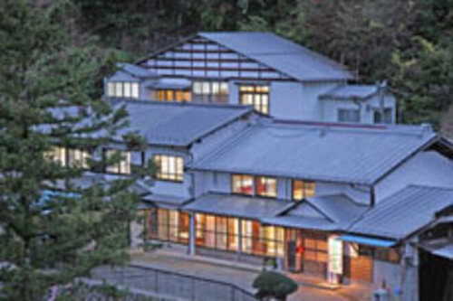 旅館三頭山荘のクチコミ・評判とホームページ