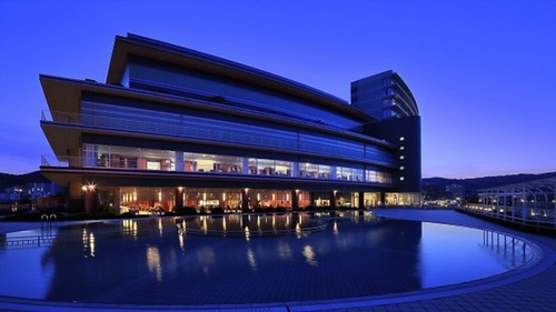 ランキング第4位はクチコミ数「5488件」、評価「4.18」で「琵琶湖ホテル」