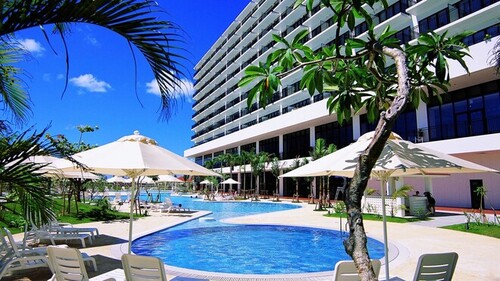 ランキング第2位はクチコミ数「4665件」、評価「4.12」で「サザンビーチホテル&リゾート沖縄」